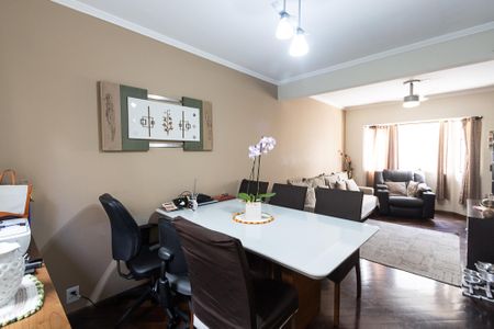 Casa à venda com 86m², 3 quartos e 2 vagasSala