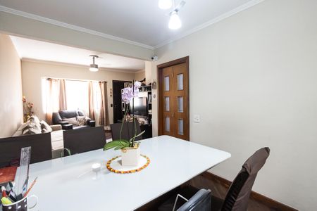 Casa à venda com 86m², 3 quartos e 2 vagasSala