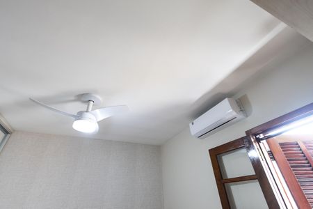 Casa à venda com 86m², 3 quartos e 2 vagasSuite