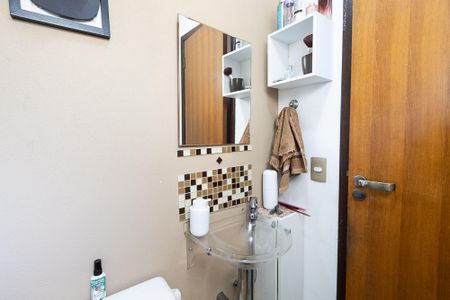 Casa à venda com 86m², 3 quartos e 2 vagasLavabo