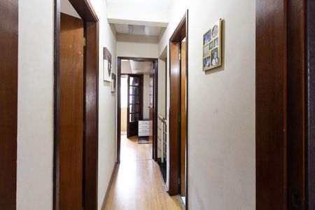 Casa à venda com 86m², 3 quartos e 2 vagasCorredor