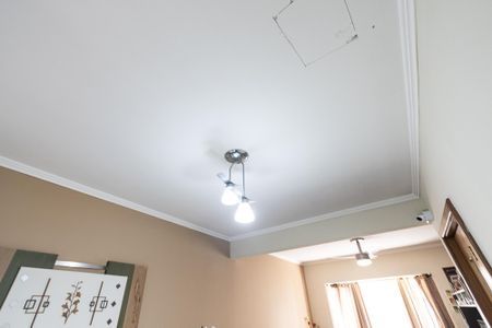 Casa à venda com 86m², 3 quartos e 2 vagasSala