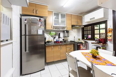 Casa à venda com 86m², 3 quartos e 2 vagasCozinha