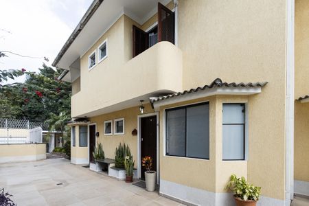 Casa à venda com 86m², 3 quartos e 2 vagasÁrea comum