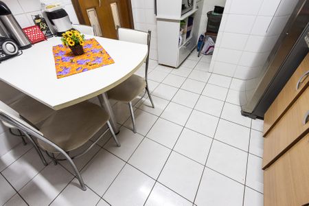 Casa à venda com 86m², 3 quartos e 2 vagasCozinha