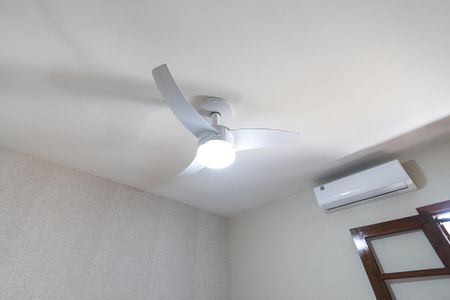 Casa à venda com 86m², 3 quartos e 2 vagasSuite