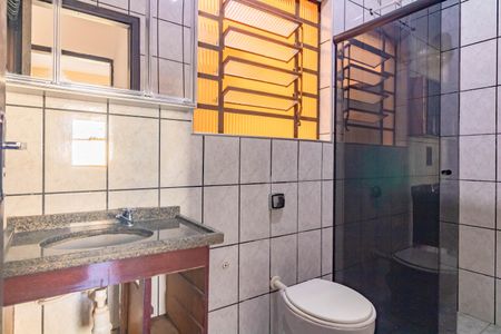 Banheiro de casa à venda com 2 quartos, 171m² em Vila Babilonia, São Paulo