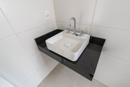 Casa de condomínio à venda com 168m², 3 quartos e 2 vagasBanheiro da suíte