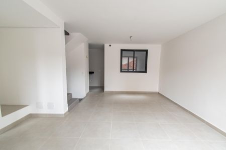 Casa de condomínio à venda com 168m², 3 quartos e 2 vagasSala