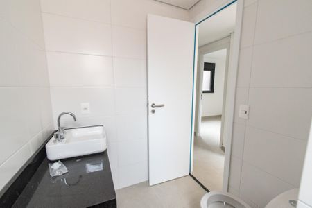 Casa de condomínio à venda com 168m², 3 quartos e 2 vagasBanheiro Social