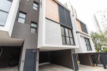 Casa de condomínio à venda com 168m², 3 quartos e 2 vagasFachada