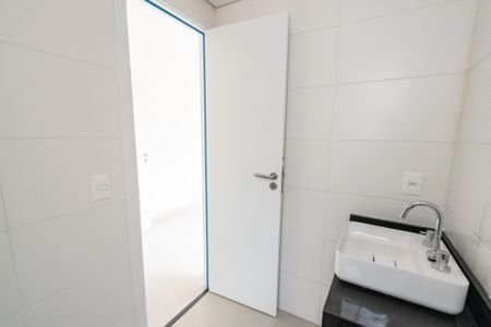 Casa de condomínio à venda com 168m², 3 quartos e 2 vagasBanheiro da suíte