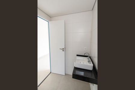 Casa de condomínio à venda com 168m², 3 quartos e 2 vagasBanheiro da suíte