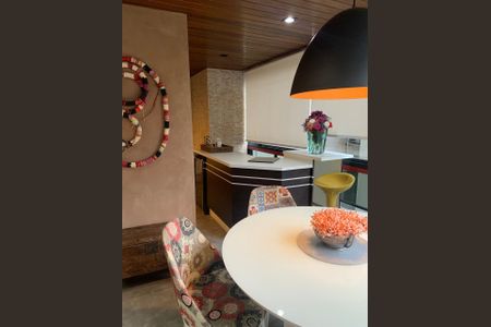 Apartamento à venda com 182m², 4 quartos e 3 vagas