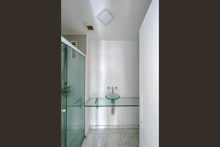 Apartamento à venda com 80m², 2 quartos e 2 vagasBanheiro Social