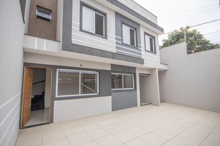 Casa à venda com 70m², 3 quartos e 3 vagas Casa à venda com 70m², 3 quartos e 3 vagasQuintal
