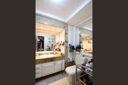 Apartamento à venda com 182m², 4 quartos e 3 vagasBanheiro Suíte 3