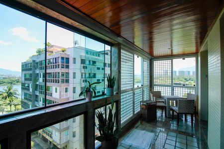 Apartamento à venda com 182m², 4 quartos e 3 vagasVaranda Sala