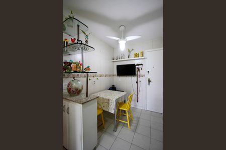 Apartamento à venda com 182m², 4 quartos e 3 vagasCozinha