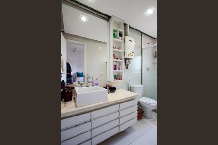 Apartamento à venda com 182m², 4 quartos e 3 vagasBanheiro Suíte 1