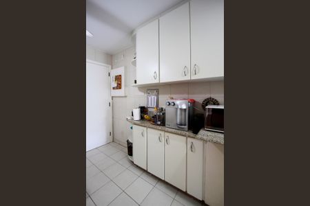 Apartamento à venda com 182m², 4 quartos e 3 vagasCozinha