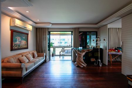 Sala de apartamento à venda com 4 quartos, 182m² em Barra da Tijuca, Rio de Janeiro