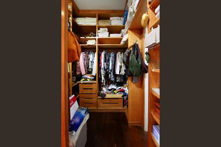 Apartamento à venda com 182m², 4 quartos e 3 vagasCloset Suíte 3