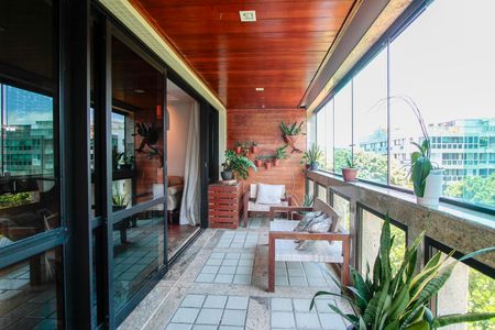 Varanda Sala de apartamento à venda com 4 quartos, 182m² em Barra da Tijuca, Rio de Janeiro