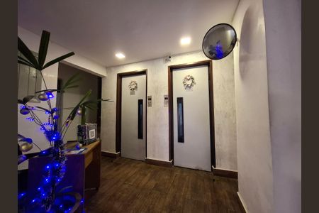 Hall de entrada  de apartamento à venda com 1 quarto, 44m² em Lapa, Rio de Janeiro