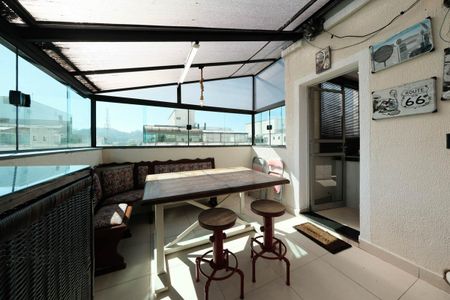 Casa à venda com 100m², 2 quartos e 1 vagaÁrea comum