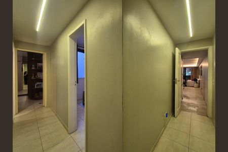 Apartamento à venda com 178m², 3 quartos e 2 vagasCorredor