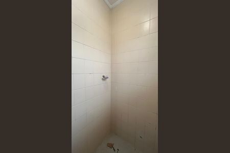 Banheiro de kitnet/studio para alugar com 1 quarto, 25m² em Cidade Universitária, Campinas