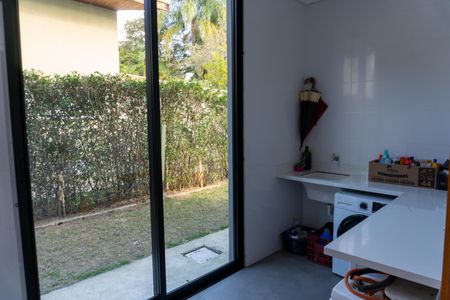 Casa de condomínio para alugar com 535m², 5 quartos e 6 vagasÁrea de Serviço