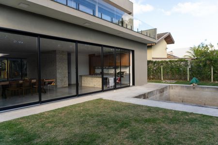 Casa de condomínio para alugar com 535m², 5 quartos e 6 vagasQuintal