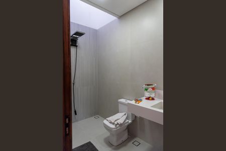 Casa de condomínio para alugar com 535m², 5 quartos e 6 vagasBanheiro - Quarto 5 - Suíte
