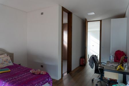 Casa de condomínio para alugar com 535m², 5 quartos e 6 vagasQuarto 4 - Suíte