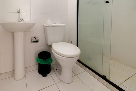 Apartamento à venda com 41m², 2 quartos e 1 vaga Apartamento à venda com 41m², 2 quartos e 1 vagaBanheiro