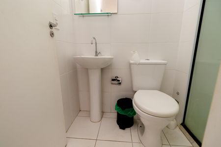 Apartamento à venda com 41m², 2 quartos e 1 vaga Apartamento à venda com 41m², 2 quartos e 1 vagaBanheiro