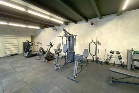 Apartamento à venda com 375m², 4 quartos e 4 vagas Apartamento à venda com 375m², 4 quartos e 4 vagasÁrea comum - Academia