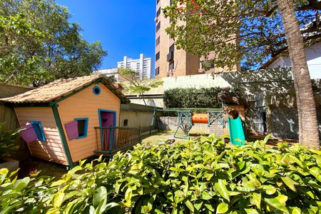 Apartamento à venda com 375m², 4 quartos e 4 vagas Apartamento à venda com 375m², 4 quartos e 4 vagasÁrea comum - Playground