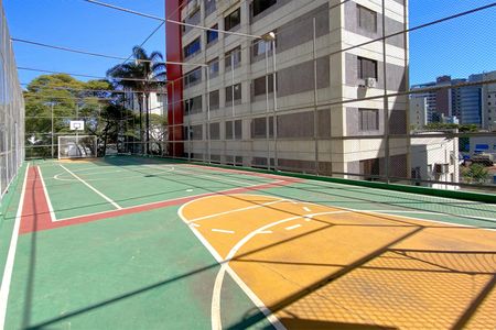 Apartamento à venda com 375m², 4 quartos e 4 vagas Apartamento à venda com 375m², 4 quartos e 4 vagasÁrea comum - Quadra