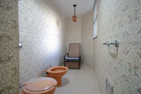 Apartamento à venda com 375m², 4 quartos e 4 vagasBanheiro da Suíte 1