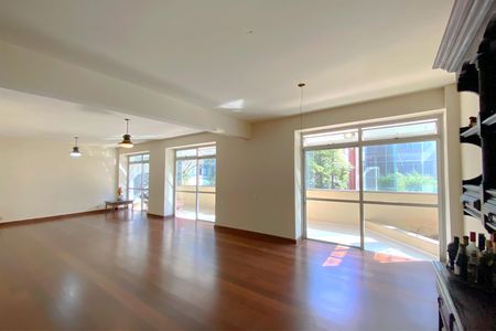 Apartamento à venda com 375m², 4 quartos e 4 vagas Apartamento à venda com 375m², 4 quartos e 4 vagasSala