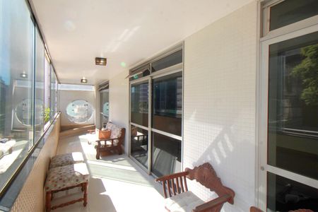 Apartamento à venda com 375m², 4 quartos e 4 vagasVaranda da Sala