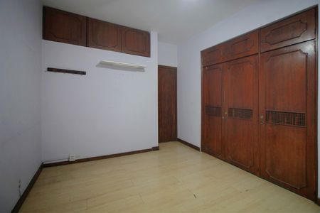 Apartamento à venda com 375m², 4 quartos e 4 vagasSuite 3