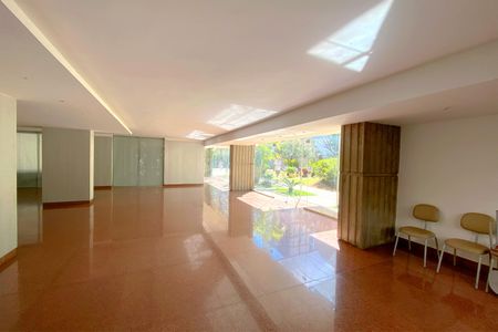 Apartamento à venda com 375m², 4 quartos e 4 vagas Apartamento à venda com 375m², 4 quartos e 4 vagasÁrea comum - Salão de festas