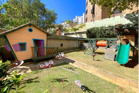 Apartamento à venda com 375m², 4 quartos e 4 vagas Apartamento à venda com 375m², 4 quartos e 4 vagasÁrea comum - Playground