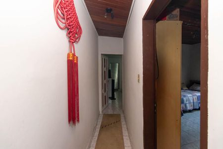 Casa à venda com 240m², 4 quartos e 3 vagas Casa à venda com 240m², 4 quartos e 3 vagasCorredor quartos