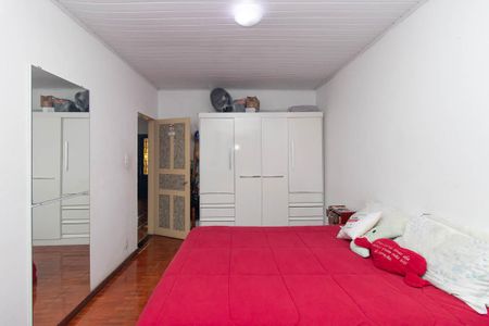 Casa à venda com 240m², 4 quartos e 3 vagas Casa à venda com 240m², 4 quartos e 3 vagasQuarto 2