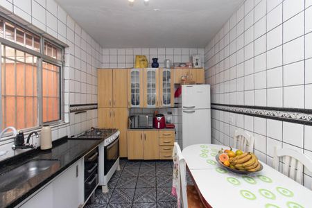 Casa à venda com 240m², 4 quartos e 3 vagas Casa à venda com 240m², 4 quartos e 3 vagasCozinha 1